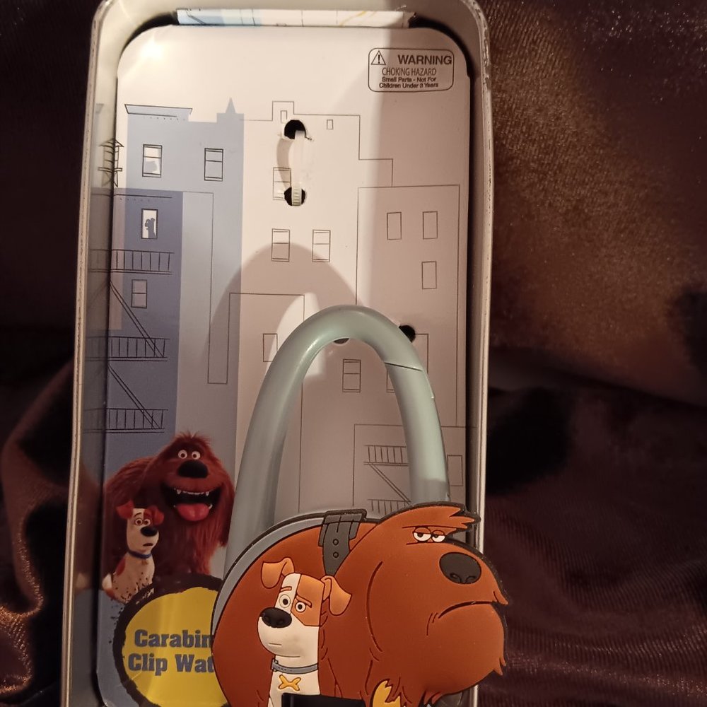 The Secret Life of Pets Carabiner Clip Watch in Collectible Metal Tin
